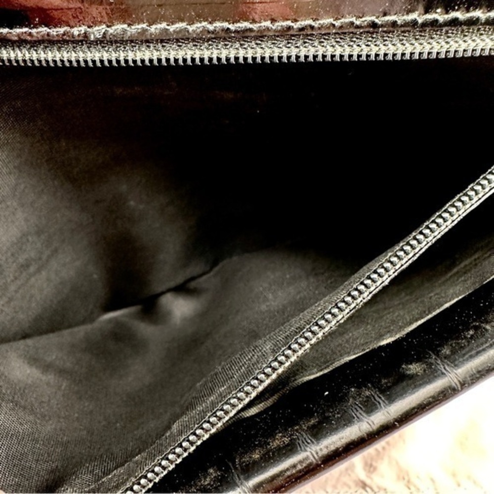 EXCELLENT CONDITION Prada wallet in black. - Picture 12 of 15